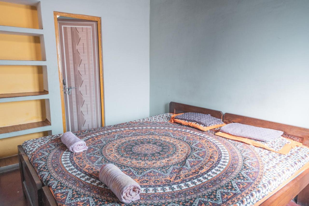 Vishnu Rest House バラナシ エクステリア 写真