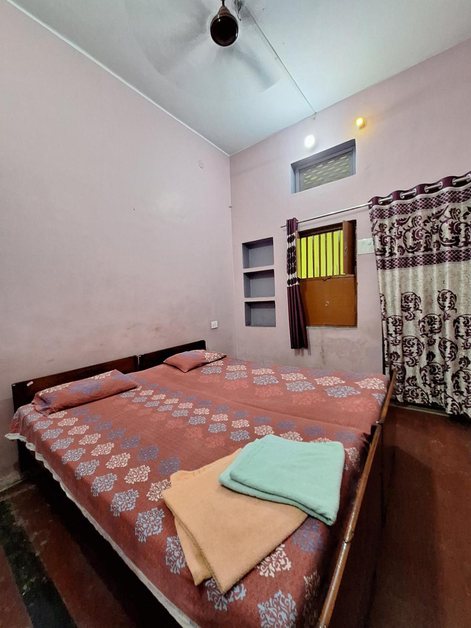 Vishnu Rest House バラナシ エクステリア 写真