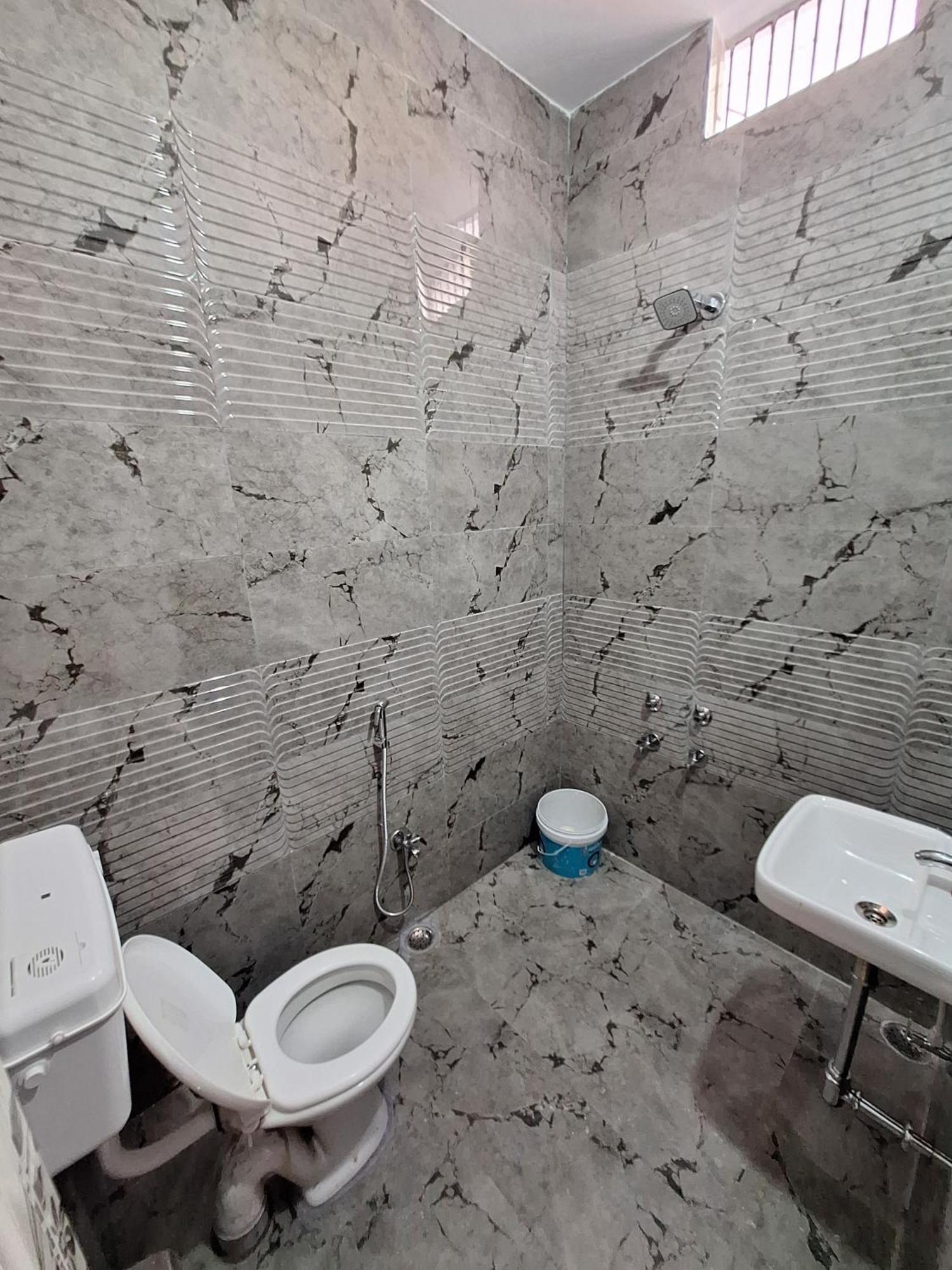 Vishnu Rest House バラナシ エクステリア 写真