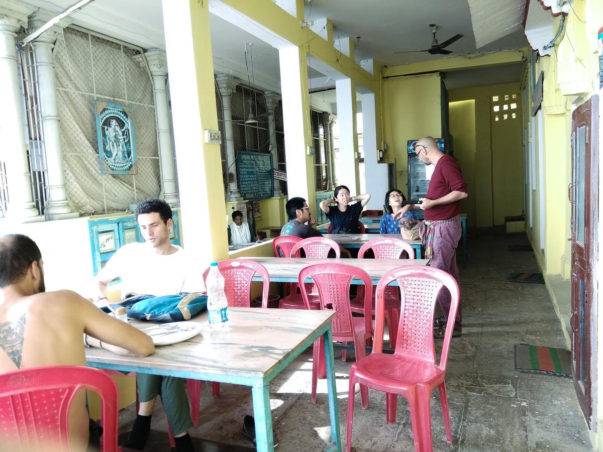 Vishnu Rest House バラナシ エクステリア 写真