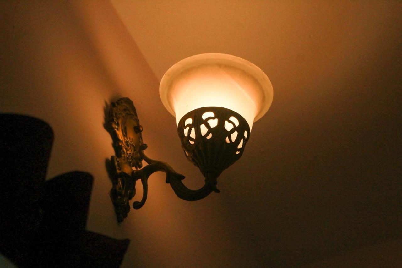 Vishnu Rest House バラナシ エクステリア 写真