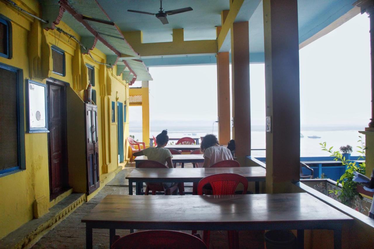 Vishnu Rest House バラナシ エクステリア 写真