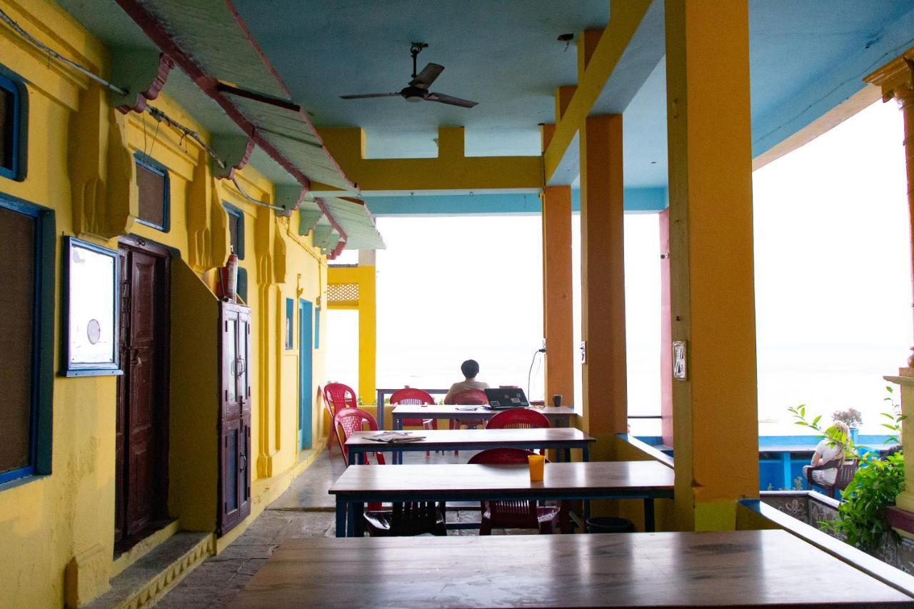 Vishnu Rest House バラナシ エクステリア 写真